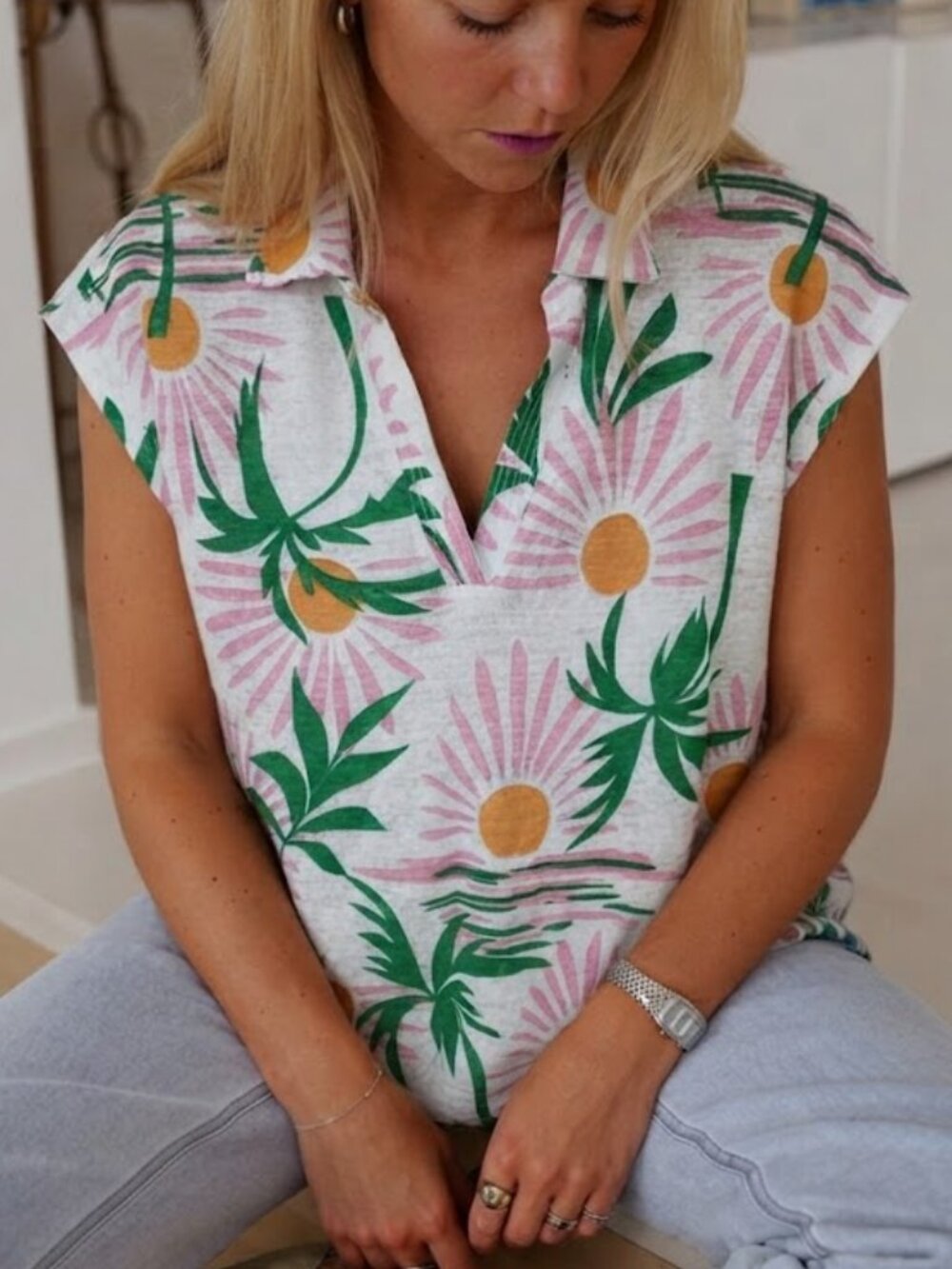C&C California V-Neck Collared Tropical Print Lightweight Linen Top Size Medium
